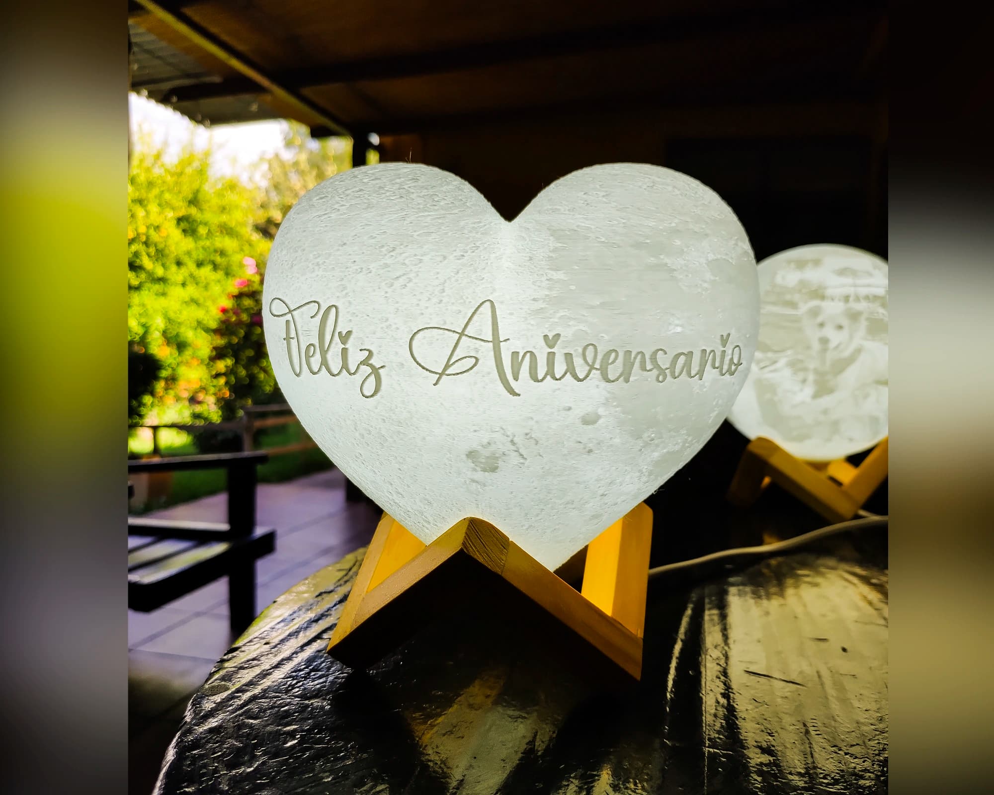 Lámpara corazón personalizada de Inplop, imagen de galería 3
